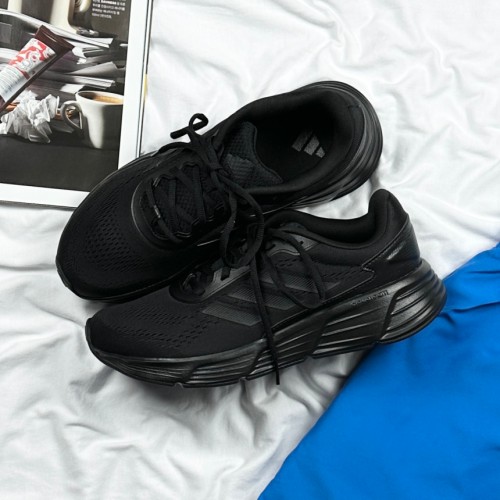 아디다스 운동화 발볼넓은신발 발편한신발 RC 검흰 가벼운런닝화